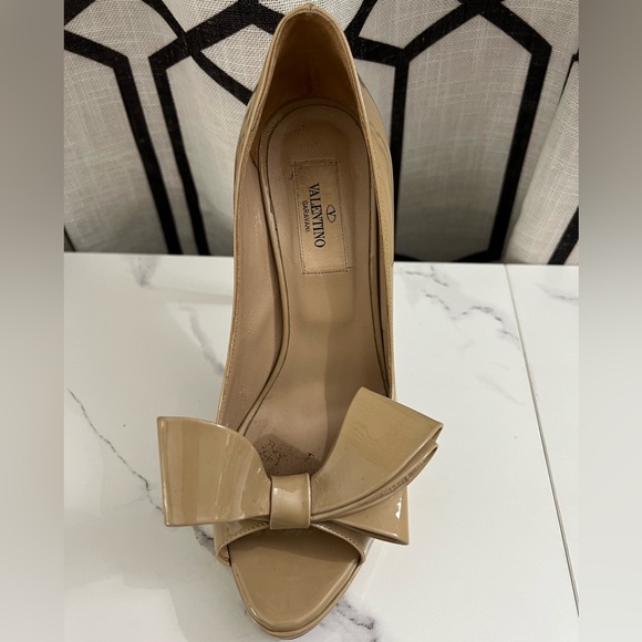Valentino Garavani nude bow platform heels size 36.5 (gently used) - Picture 9 of 16